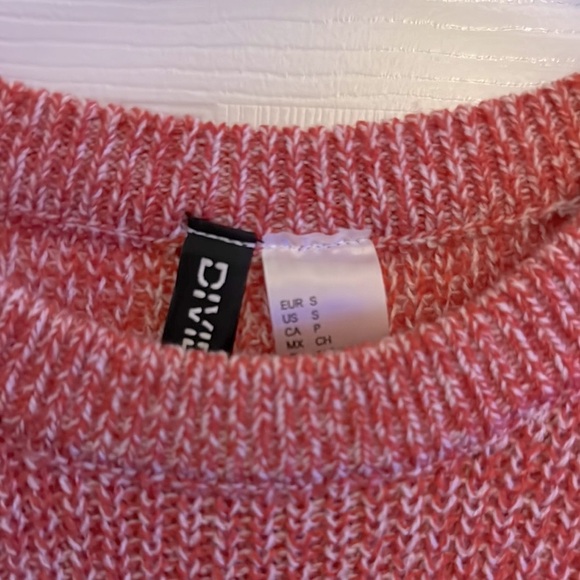 H&M knit sleeveless top - Picture 2 of 4